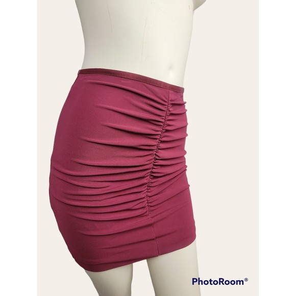 Aritzia Talula Ruched Mini Skirt High Waisted Cordovan Maroon Lined - Picture 5 of 8